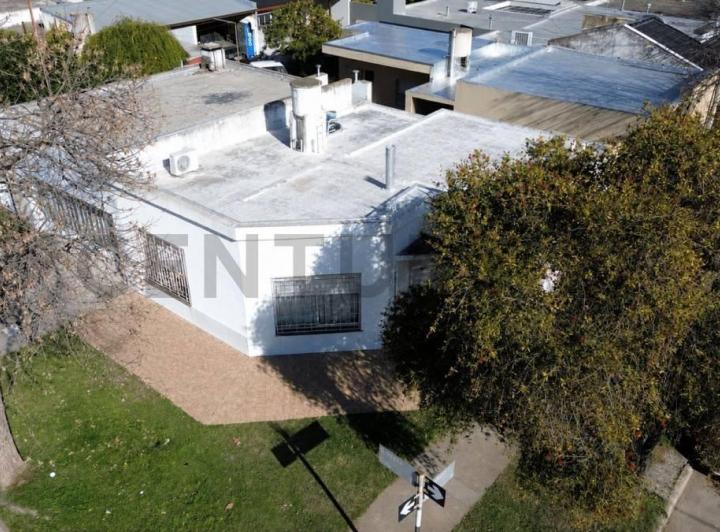 Casa · 125m² · 8 Ambientes · 1 Cochera