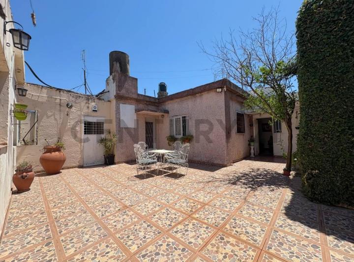 Casa · 196m² · 5 Ambientes · 3 Cocheras