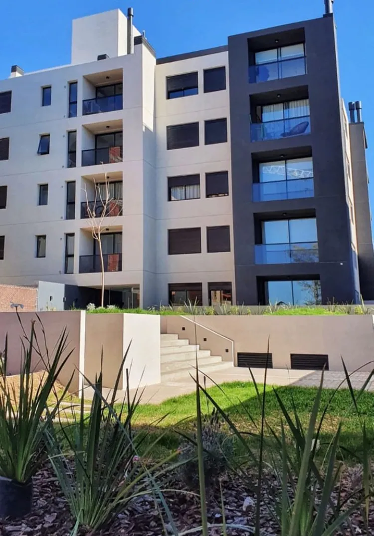 Venta departamento Housing quatro 1 dormitorio patio cochera pileta seguridad.