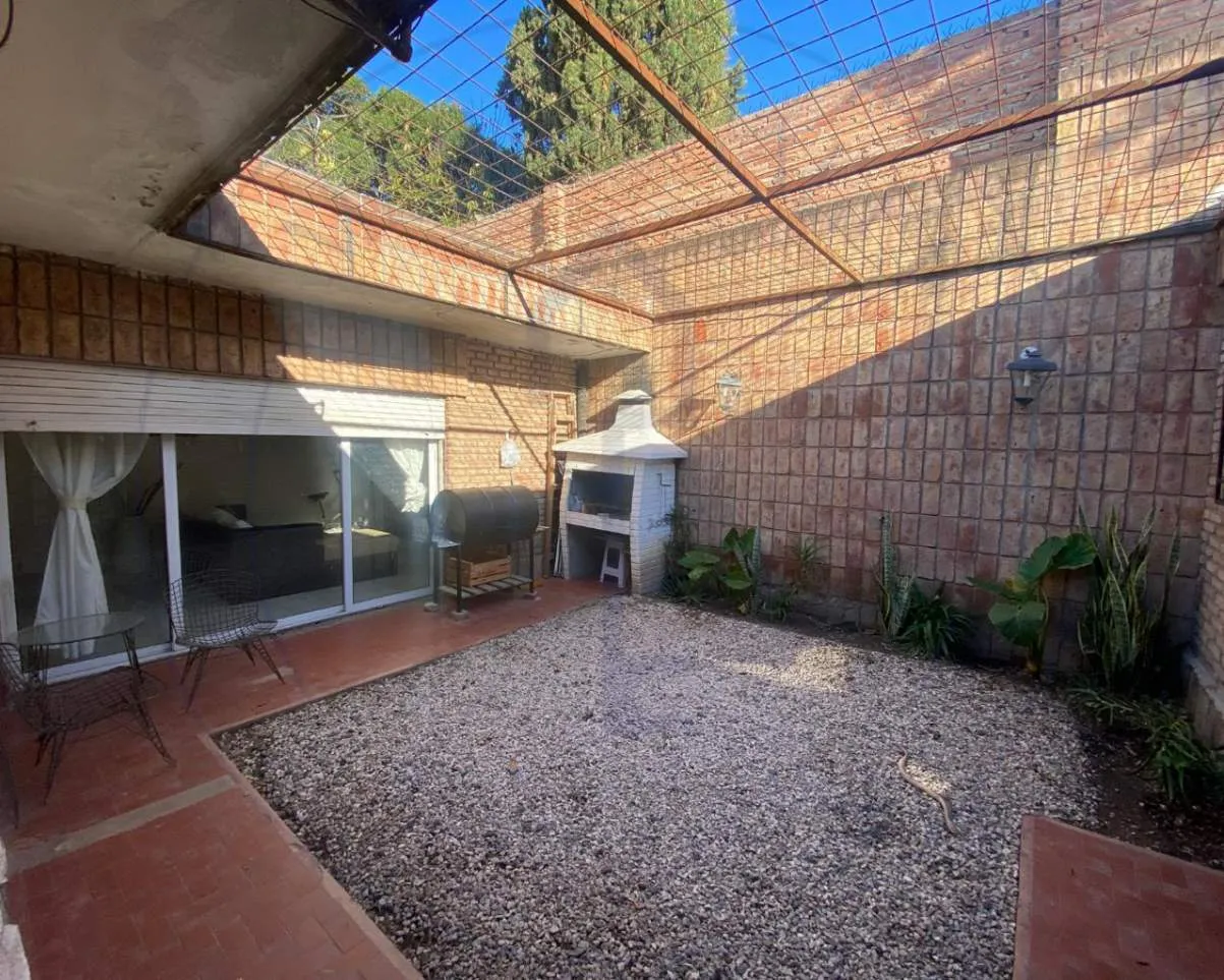 CASA EN VENTA PARQUE VELEZ SARSFIELD- 3 DORM.