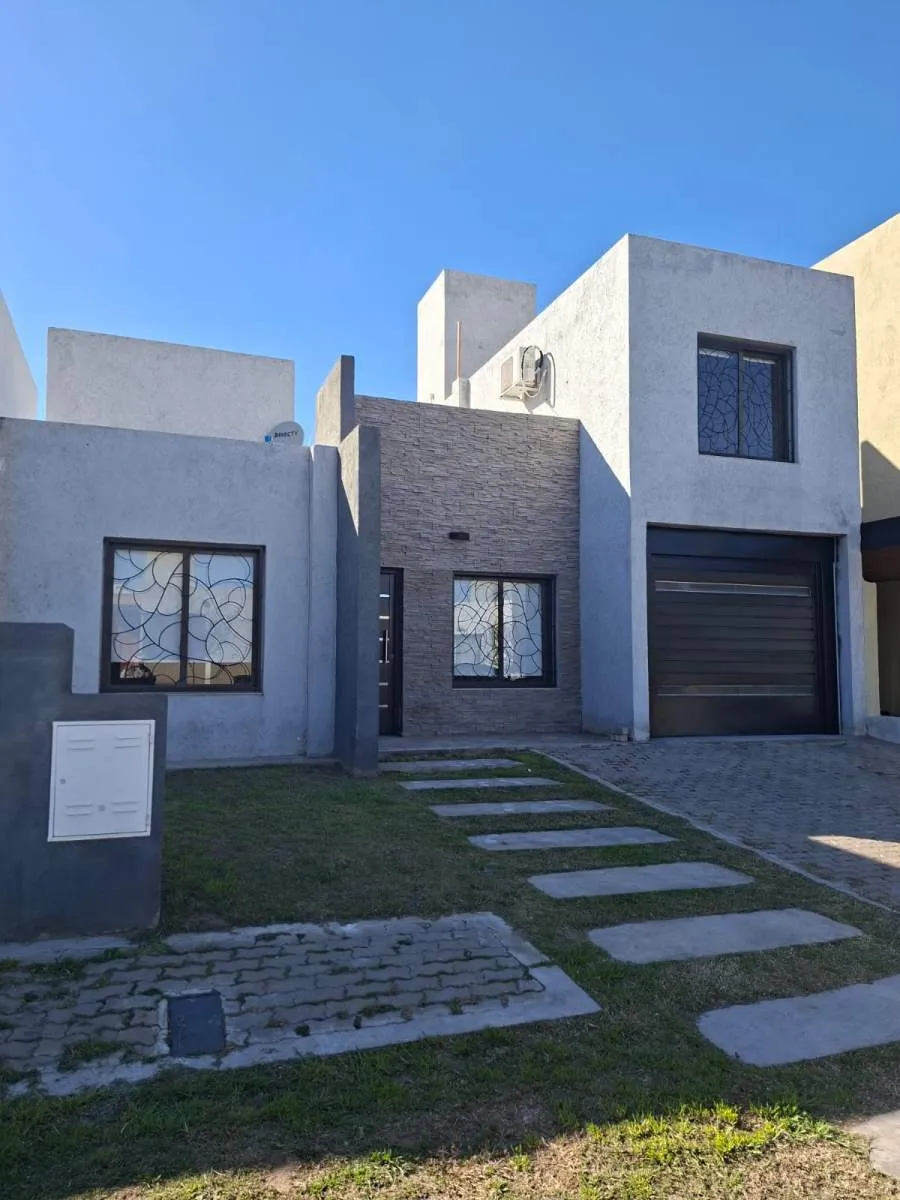 Casa en Manantiales - ¡Imperdible! - Venta