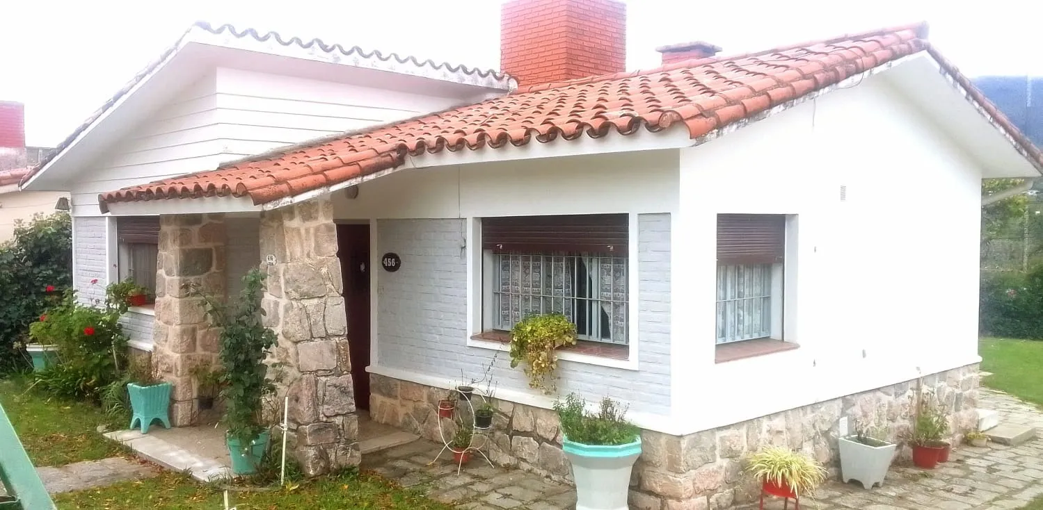 VENDO CASA 2 Dorm- Cdad. de La Falda Calle Mitre 46, Bo. Santa Rosa