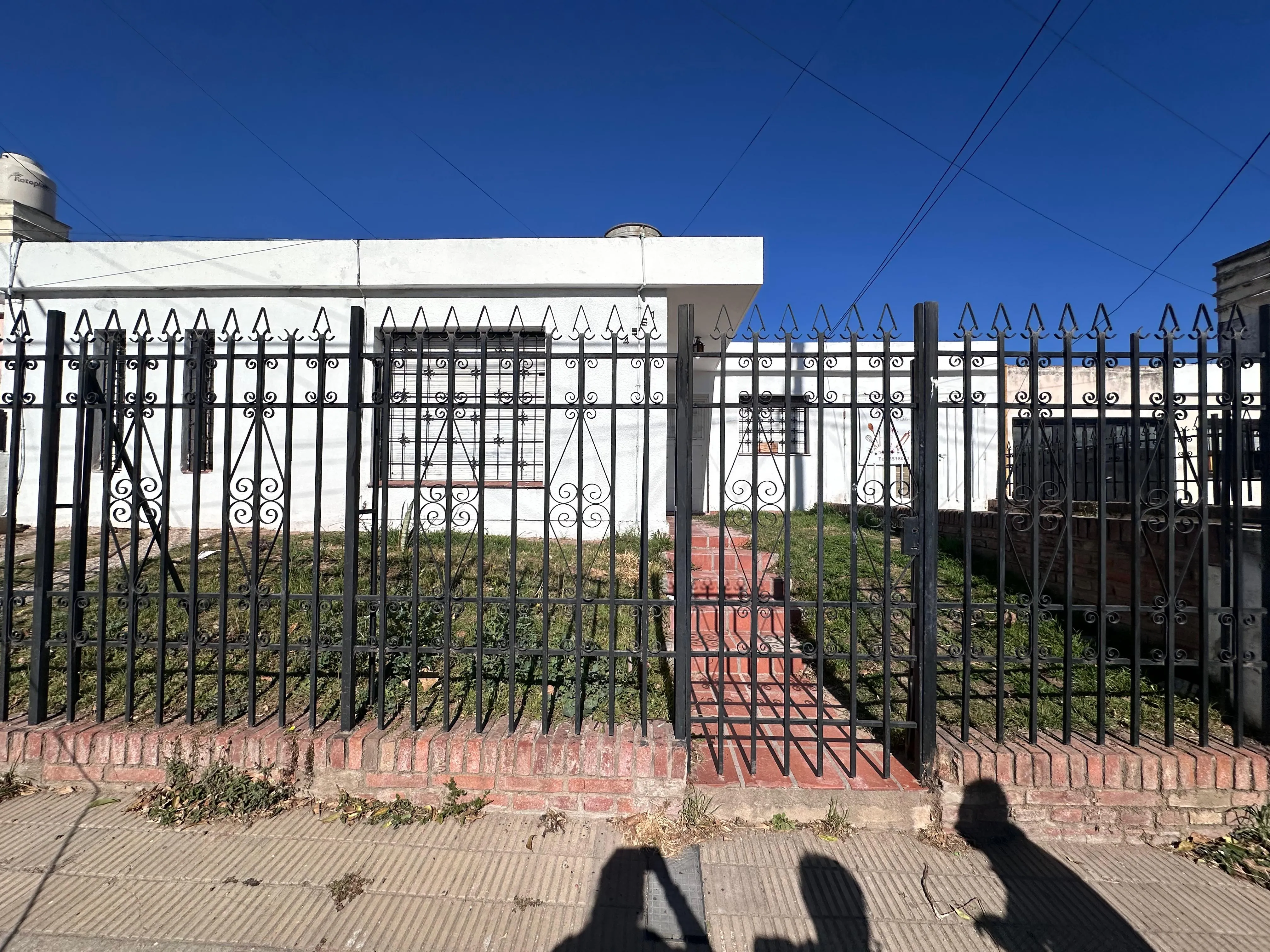 IDEAL INVERSIÓN CASA A REFACCIONAR BARRIO URQUIZA
