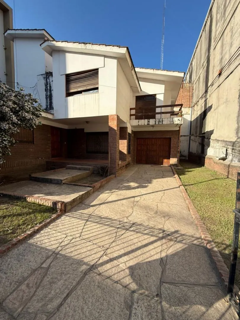 Casa en Venta - Villa Carlos Paz - 4 Dormitorios - Centro