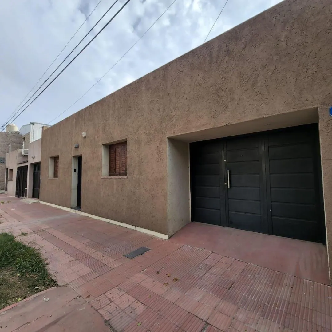 Casa Dos Dormitorios - En Venta - Barrio Empalme