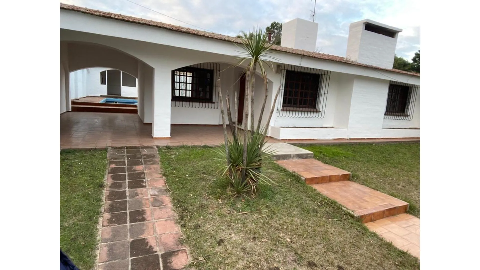 CASA ALQUILER RECTA MARTINOLI al 8700 (APTA USO COMERCIAL)