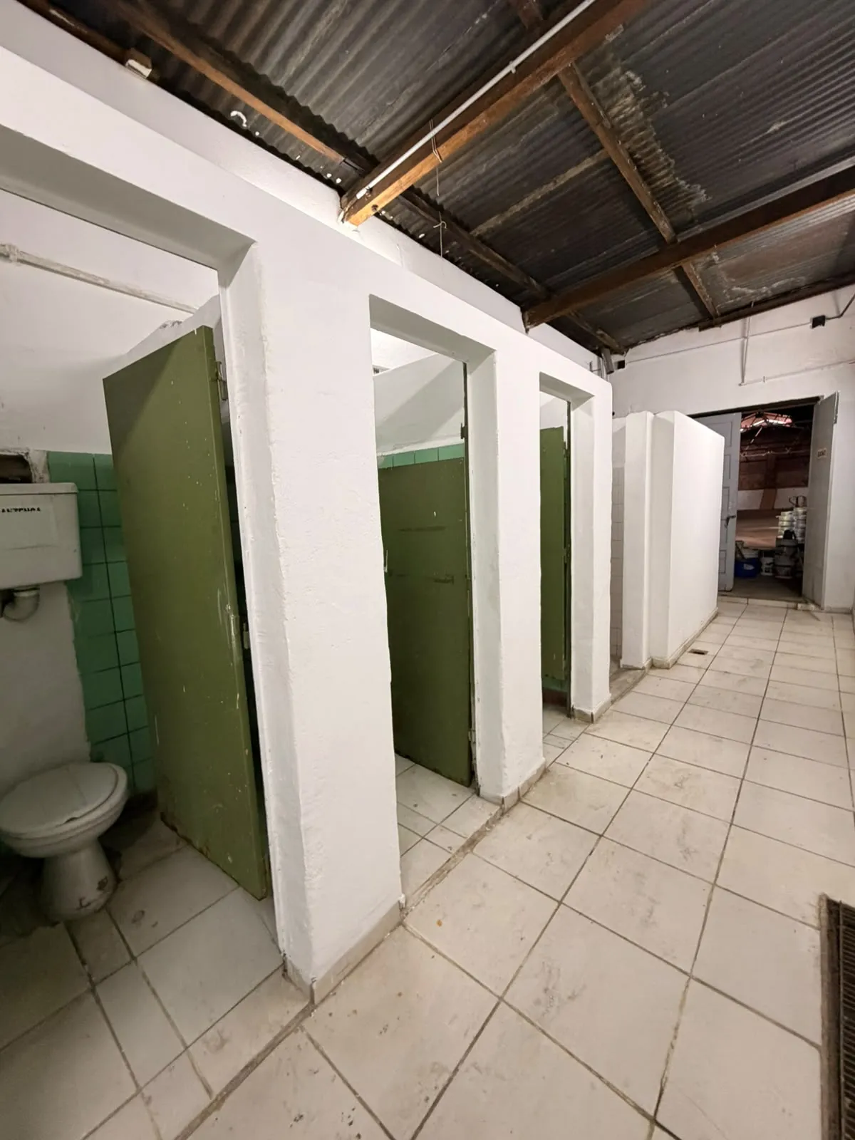 Bº San Vicente | Gran Galpón con 3 Oficinas