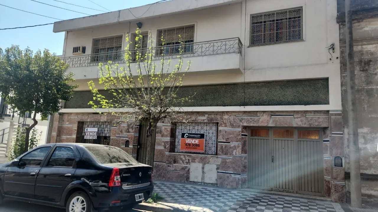 TALLERES OESTE - ABAD E ILLANA 1439 - CASA EN VENTA