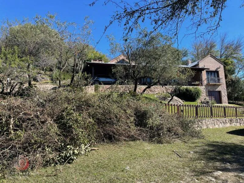 ESPECTACULAR CASA EN VENTA EN CUESTA BLANCA. PCIA CÓRDOBA