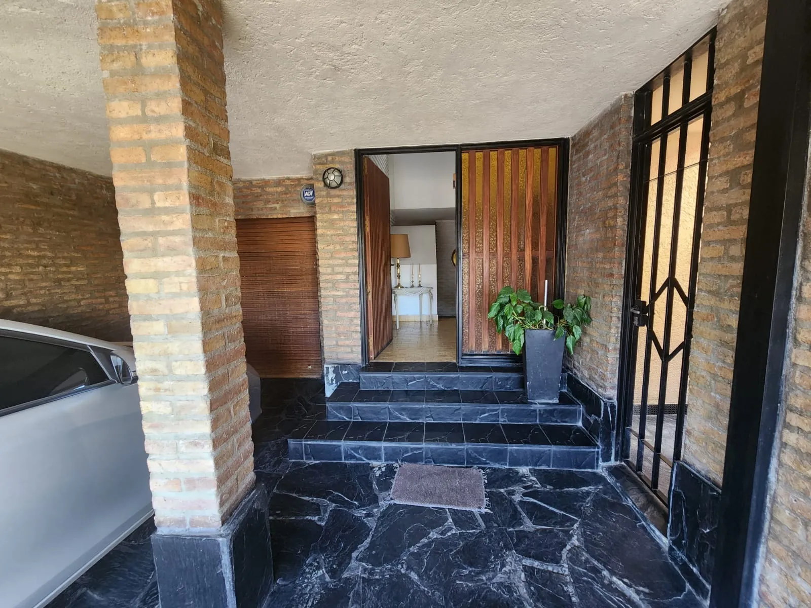 URCA - VICTORINO RODRIGUEZ 1400 - CASA EN VENTA