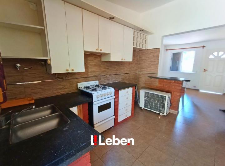 Casa · 100m² · 3 Ambientes · 2 Cocheras