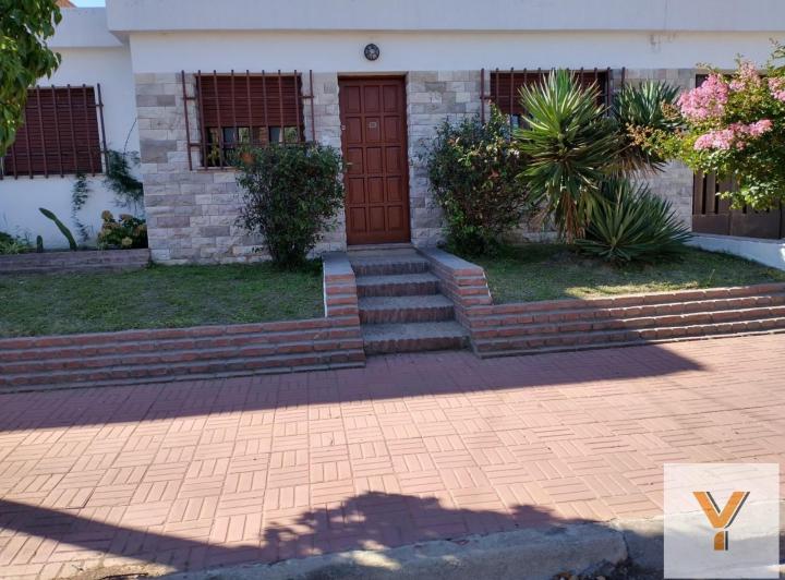 Casa · 99m² · 4 Ambientes · 1 Cochera