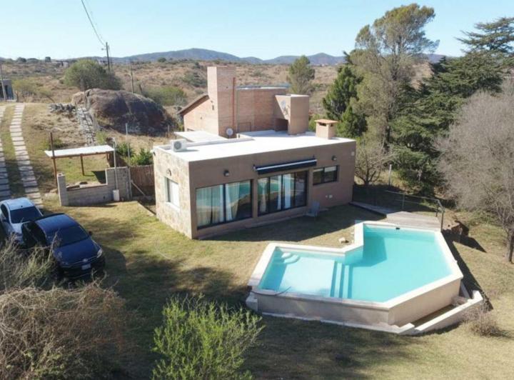 Casa · 108m² · 6 Ambientes · 1 Cochera