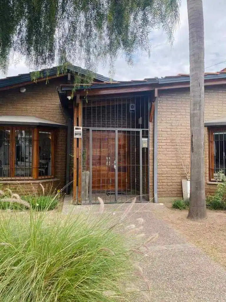 CASA EN VENTA - 5 DORMITORIOS - VILLA BELGRANO