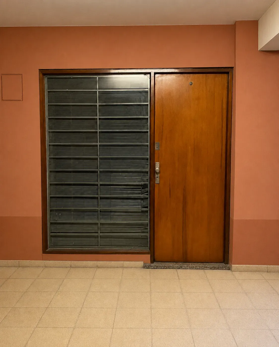Bº Centro | Local comercial en galeria Omega | Oficina privada | Baño | Escritura | 23m2