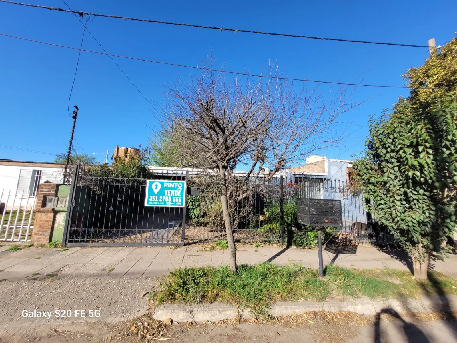 CASA VENTA BARRIO MERCANTIL 4 DORMITORIOS